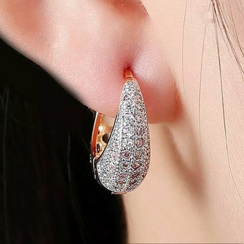 New 18k Yellow Gold Plated Hoop Earrings Gorgeous Cubic Zirconia